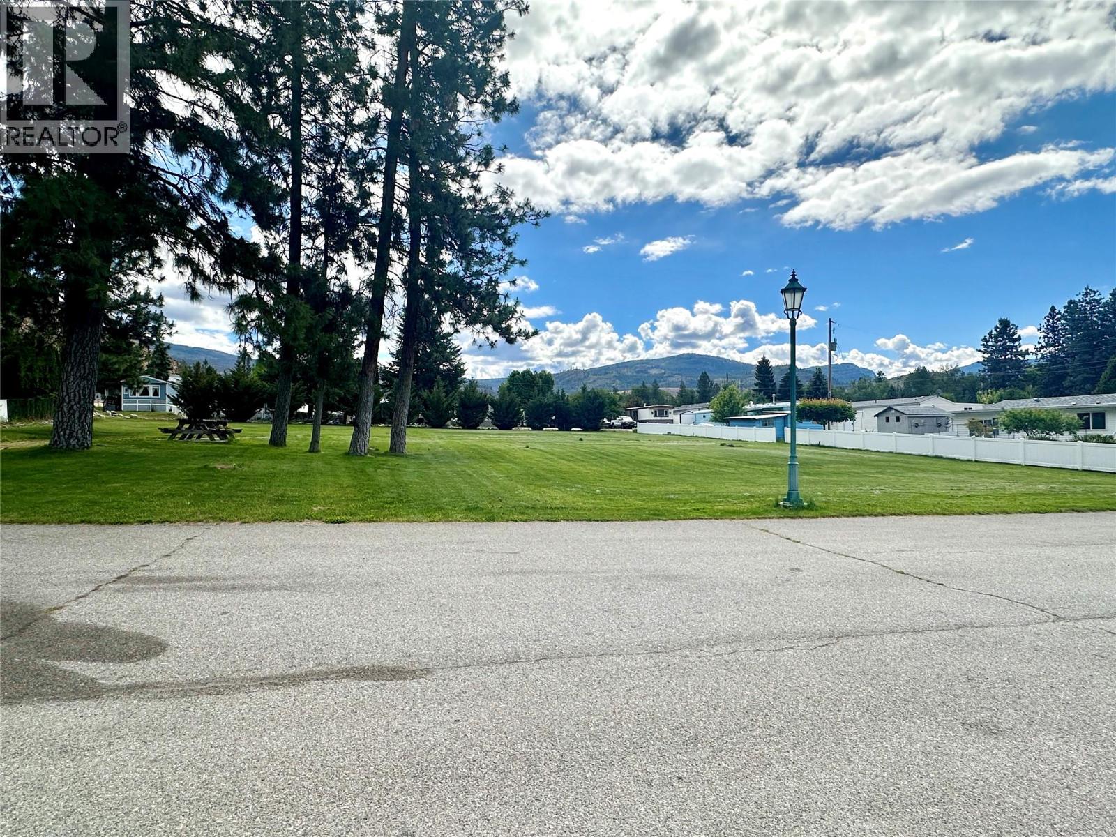 4505 Mclean Creek Road Unit# D30, Kaleden, British Columbia  V0H 1R1 - Photo 4 - 10382380