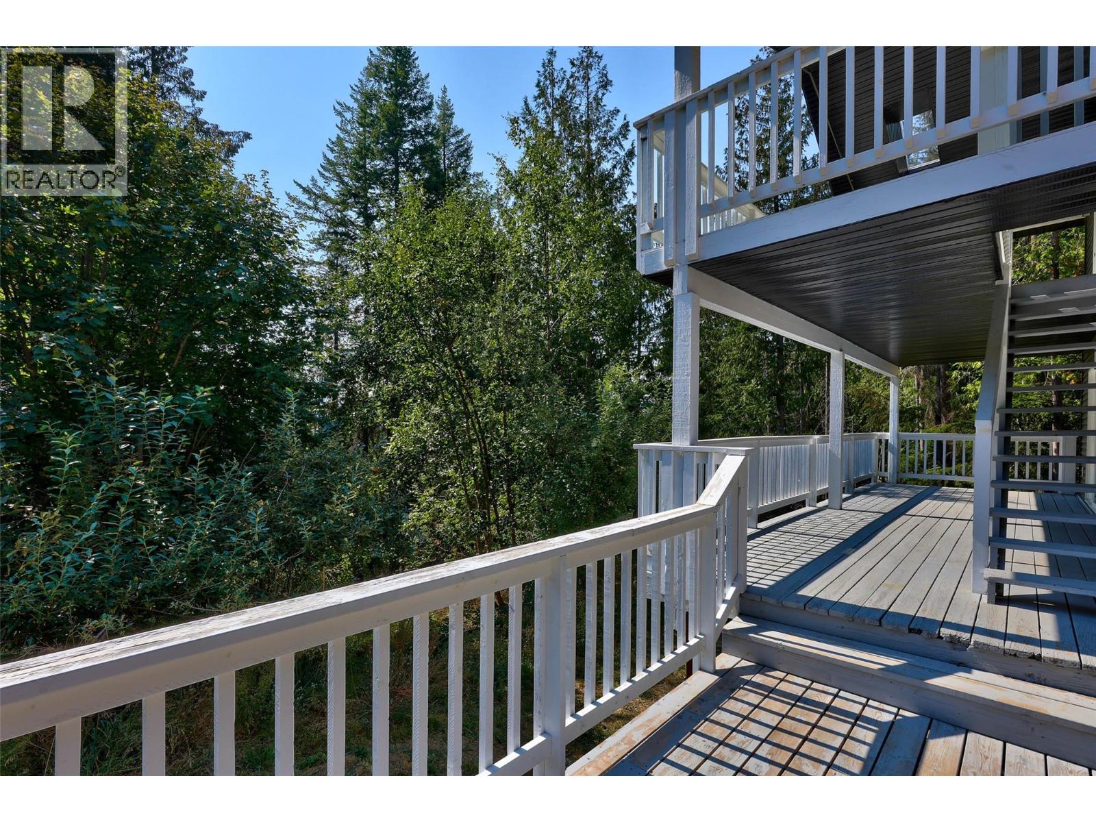 2725 Vickers Trail, Anglemont, British Columbia  V0E 1M8 - Photo 22 - 10382724