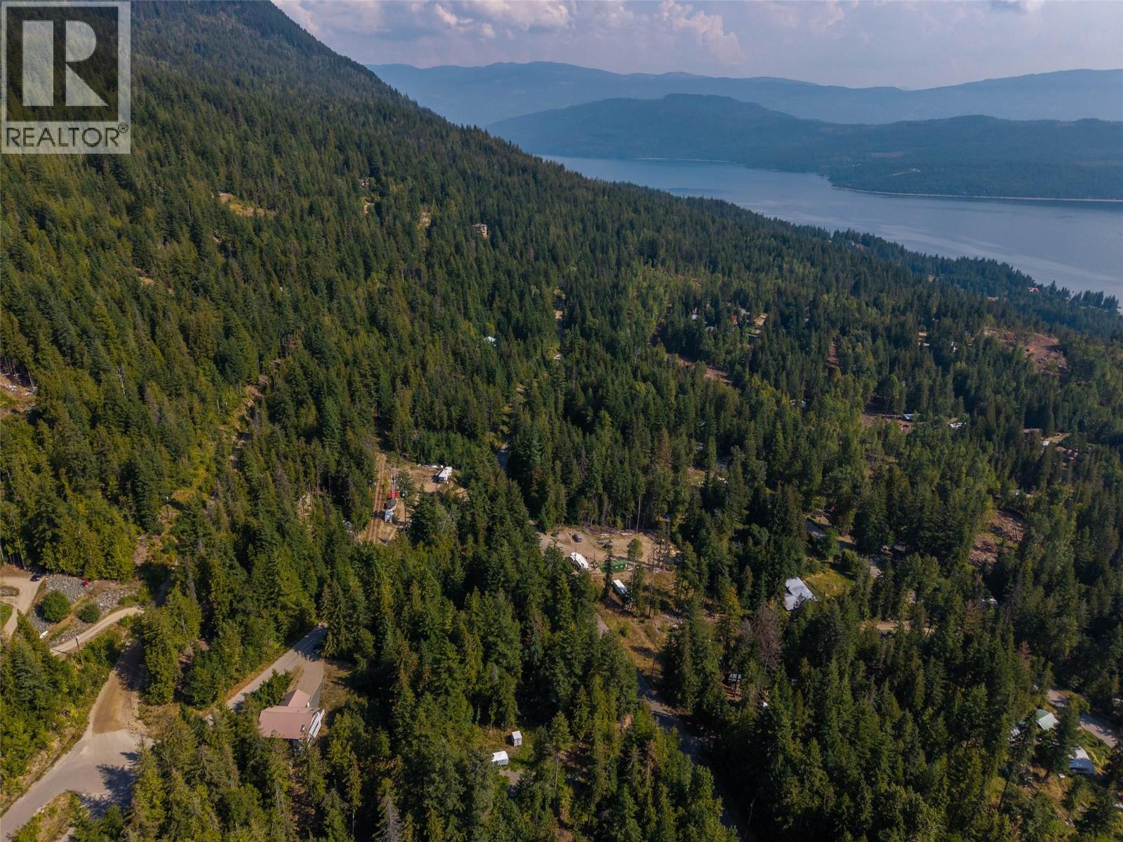 2725 Vickers Trail, Anglemont, British Columbia  V0E 1M8 - Photo 32 - 10382724