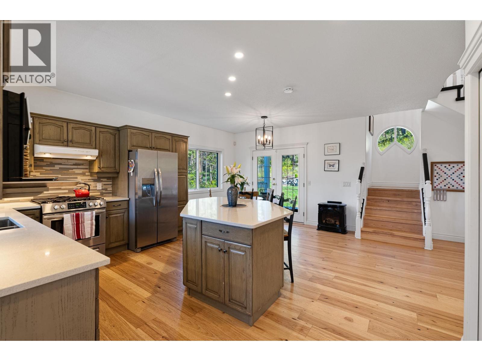 2079 Glenmohr Drive, Kamloops, British Columbia  V1S 1N4 - Photo 8 - 10382656