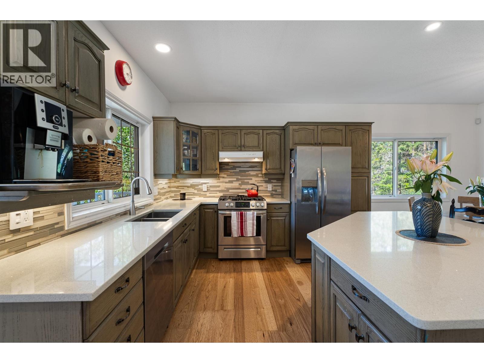 2079 Glenmohr Drive, Kamloops, British Columbia  V1S 1N4 - Photo 9 - 10382656