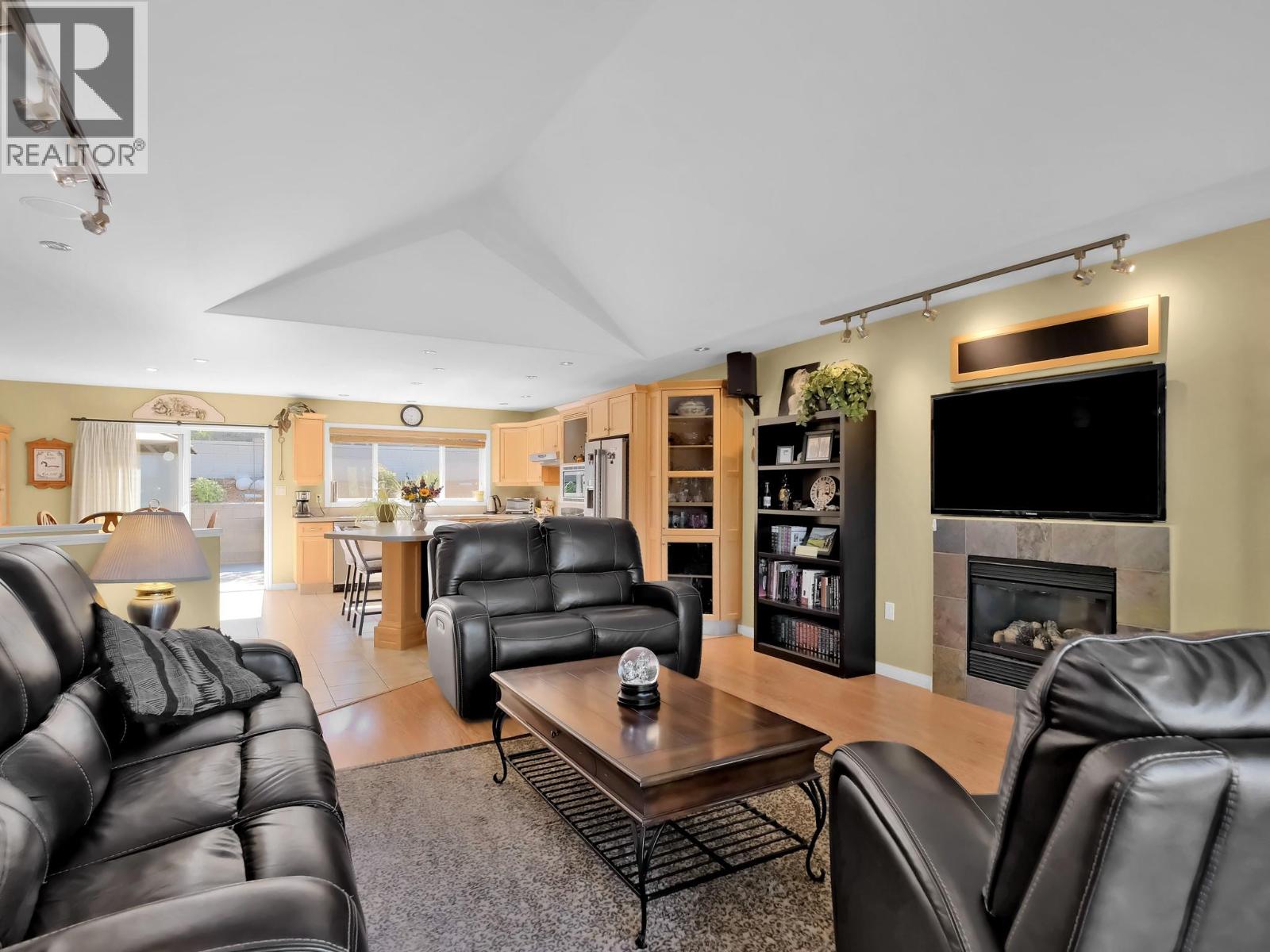 695 Pineview Road Unit# 102, Penticton, British Columbia  V2A 7S8 - Photo 7 - 10382784