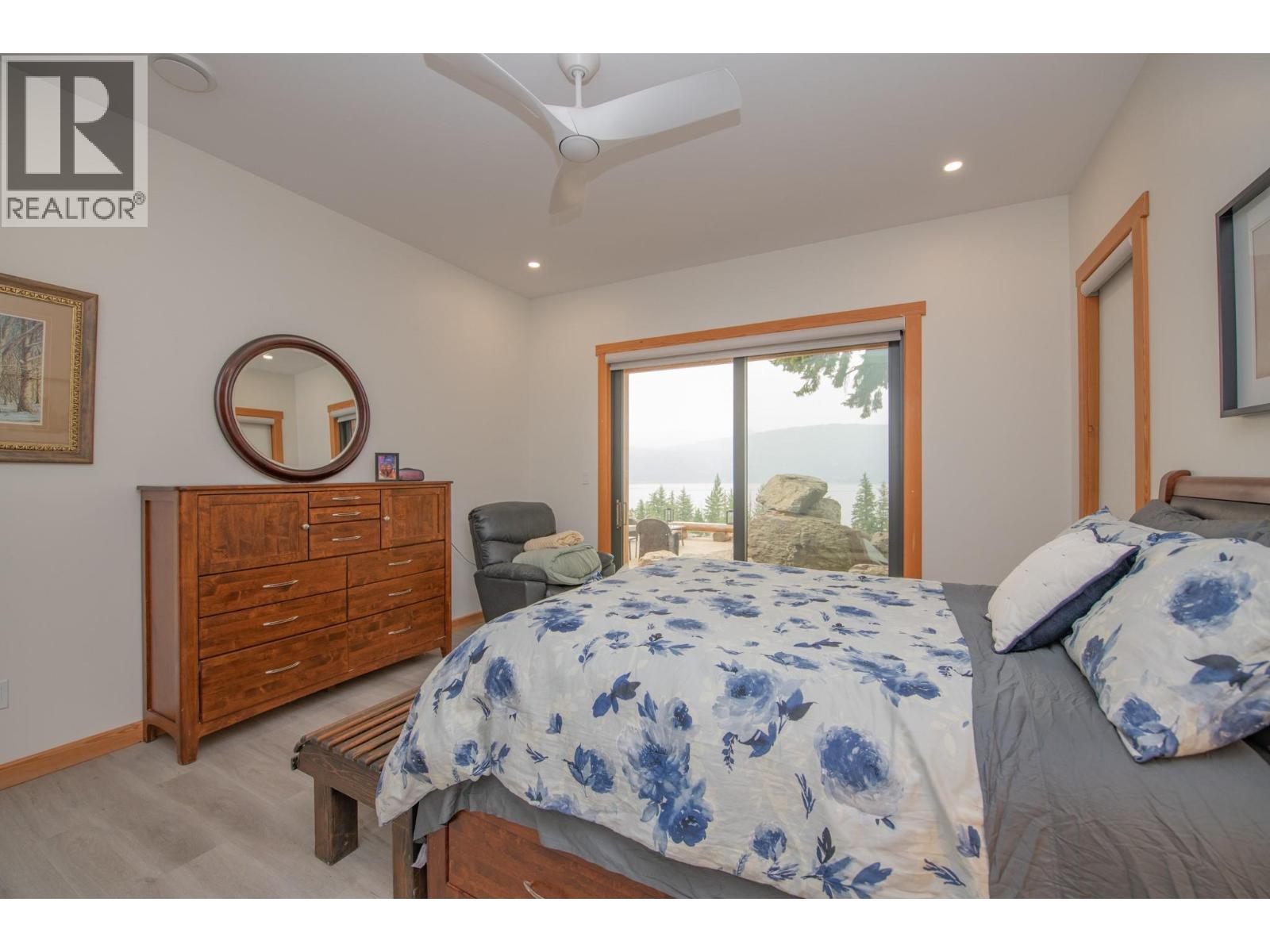 7500 Lonneke Trail, Anglemont, British Columbia  V0E 1M8 - Photo 23 - 10382666