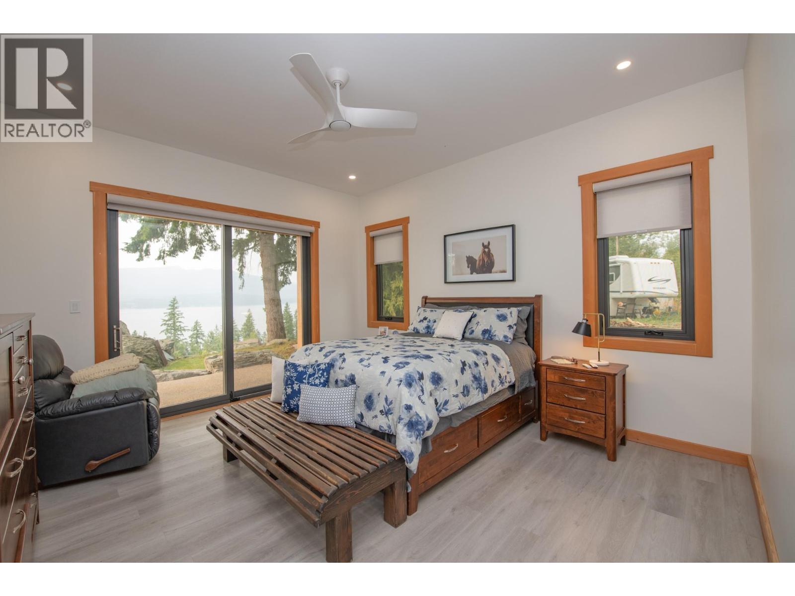 7500 Lonneke Trail, Anglemont, British Columbia  V0E 1M8 - Photo 24 - 10382666