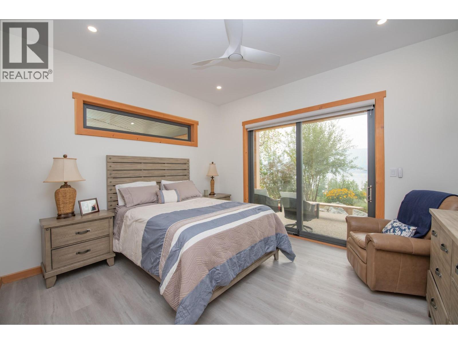 7500 Lonneke Trail, Anglemont, British Columbia  V0E 1M8 - Photo 29 - 10382666