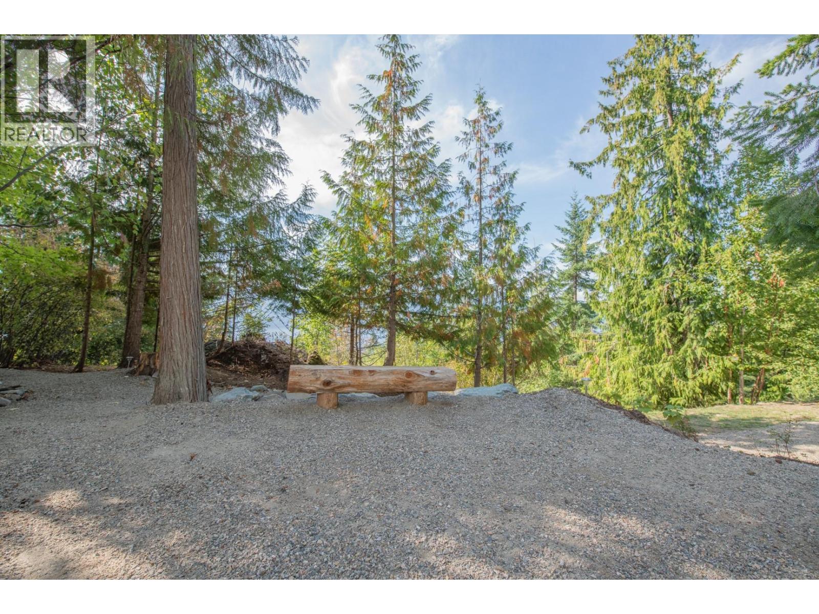 7500 Lonneke Trail, Anglemont, British Columbia  V0E 1M8 - Photo 42 - 10382666