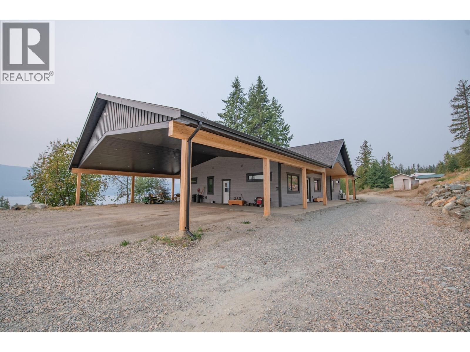 7500 Lonneke Trail, Anglemont, British Columbia  V0E 1M8 - Photo 47 - 10382666
