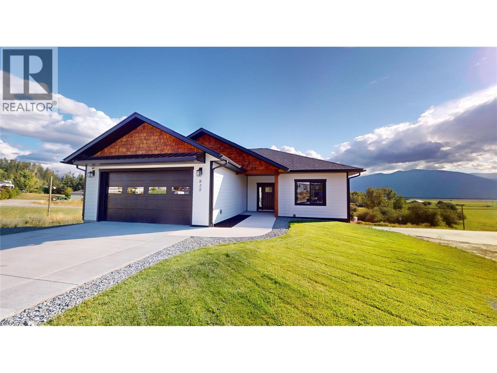 825 Selkirk Drive, Creston, British Columbia  V0B 1G3 - Photo 1 - 10379741