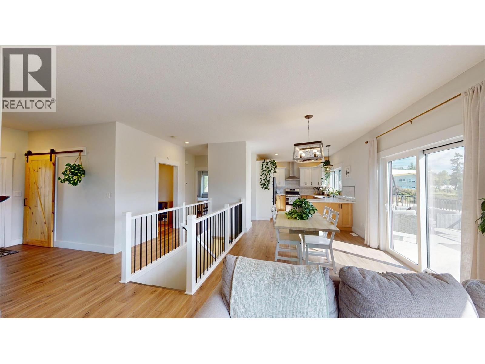 825 Selkirk Drive, Creston, British Columbia  V0B 1G3 - Photo 10 - 10379741