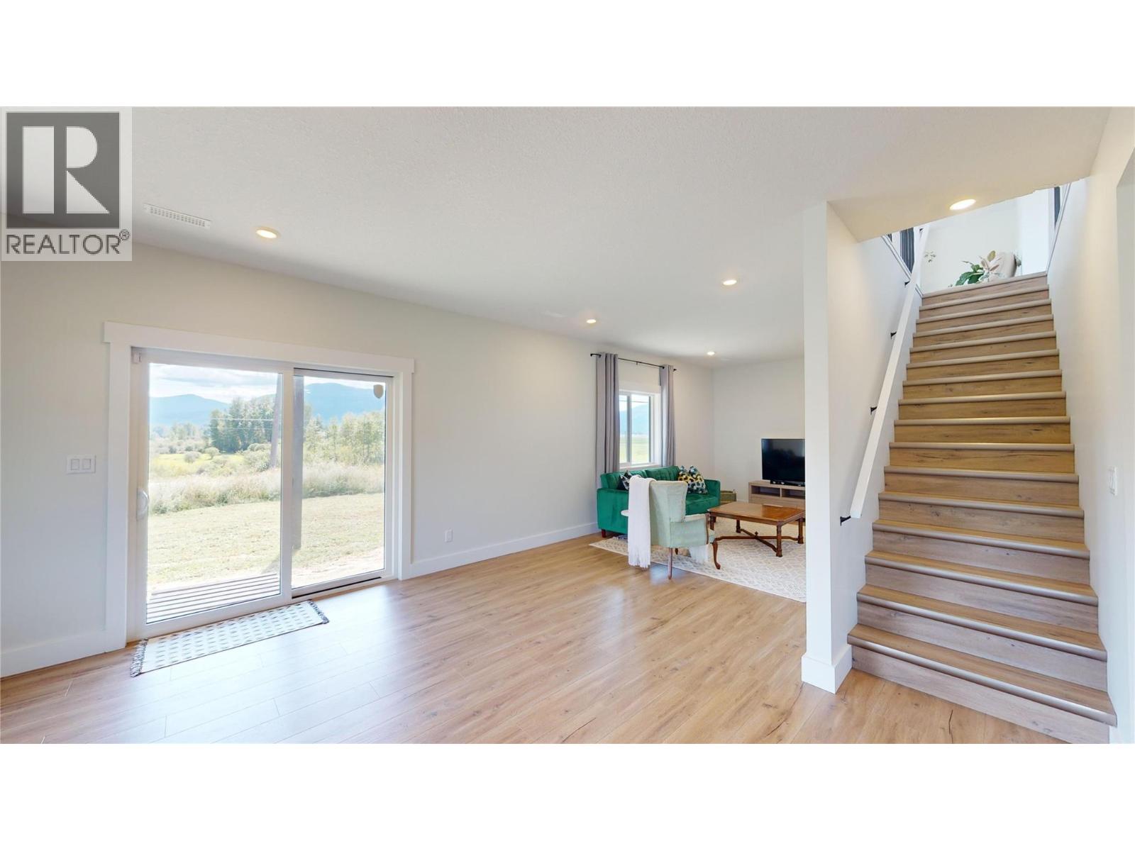 825 Selkirk Drive, Creston, British Columbia  V0B 1G3 - Photo 28 - 10379741