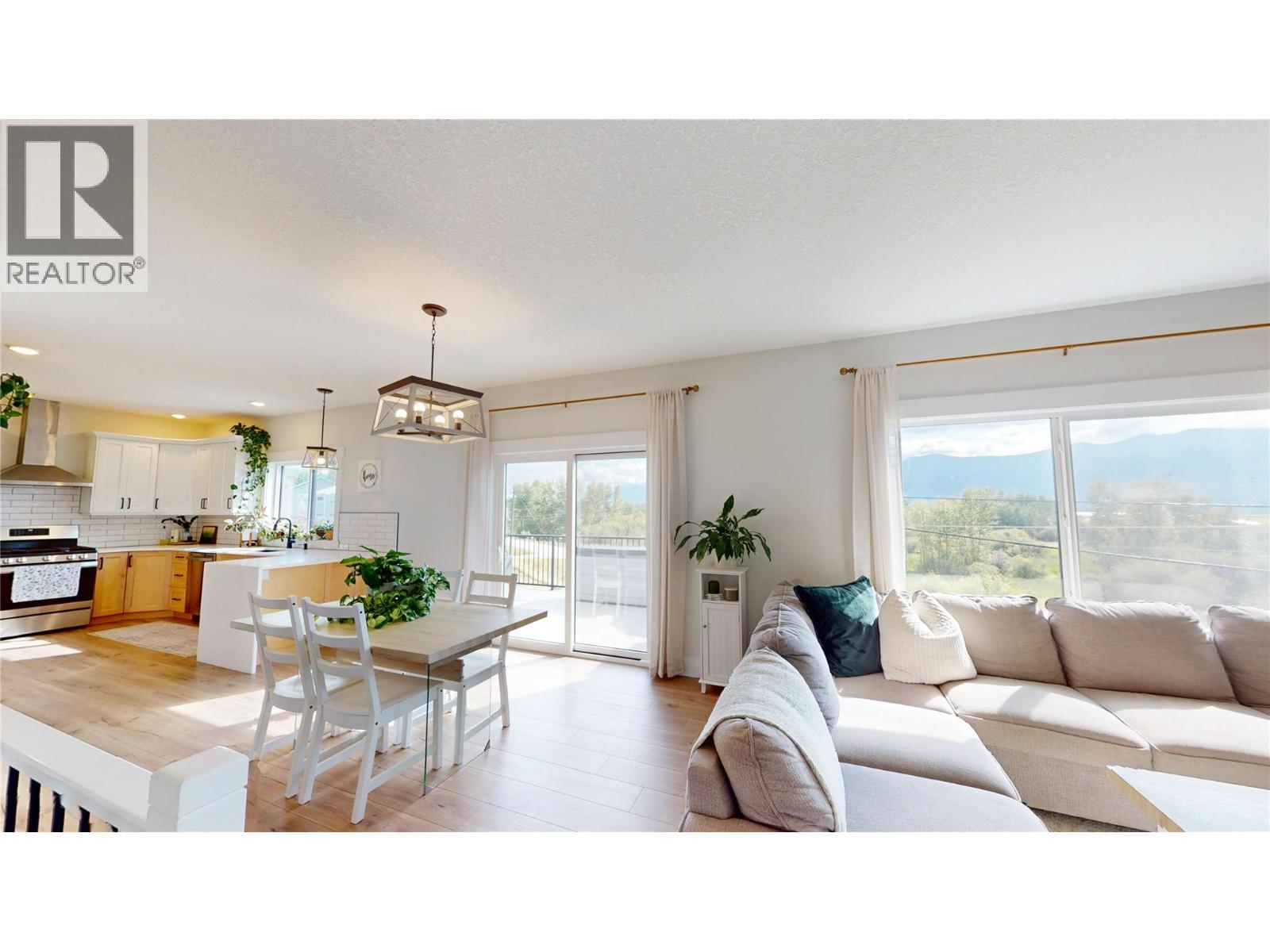 825 Selkirk Drive, Creston, British Columbia  V0B 1G3 - Photo 6 - 10379741