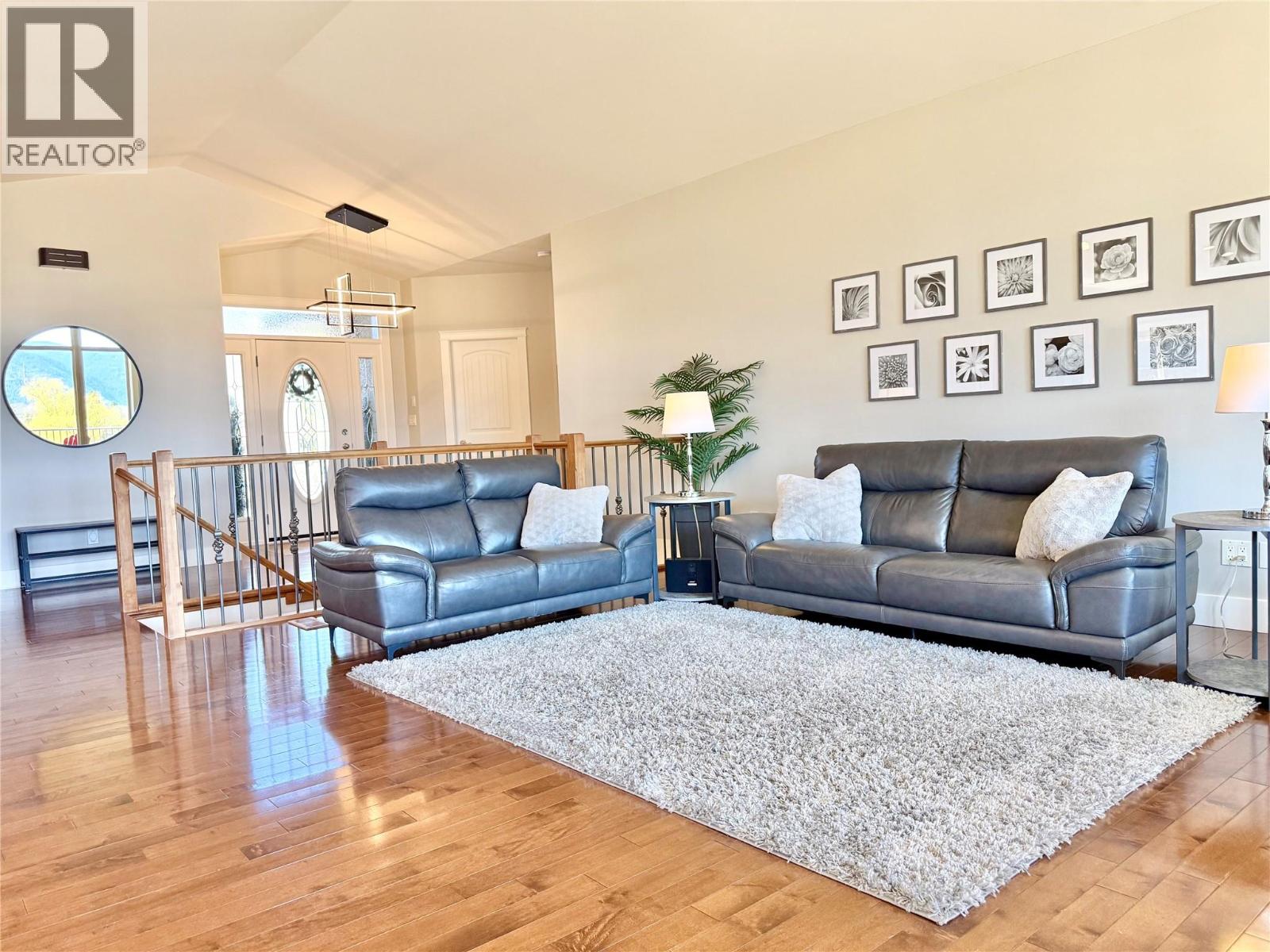 7958 Mccallum View Drive, Grand Forks, British Columbia  V0H 1H2 - Photo 9 - 10382262