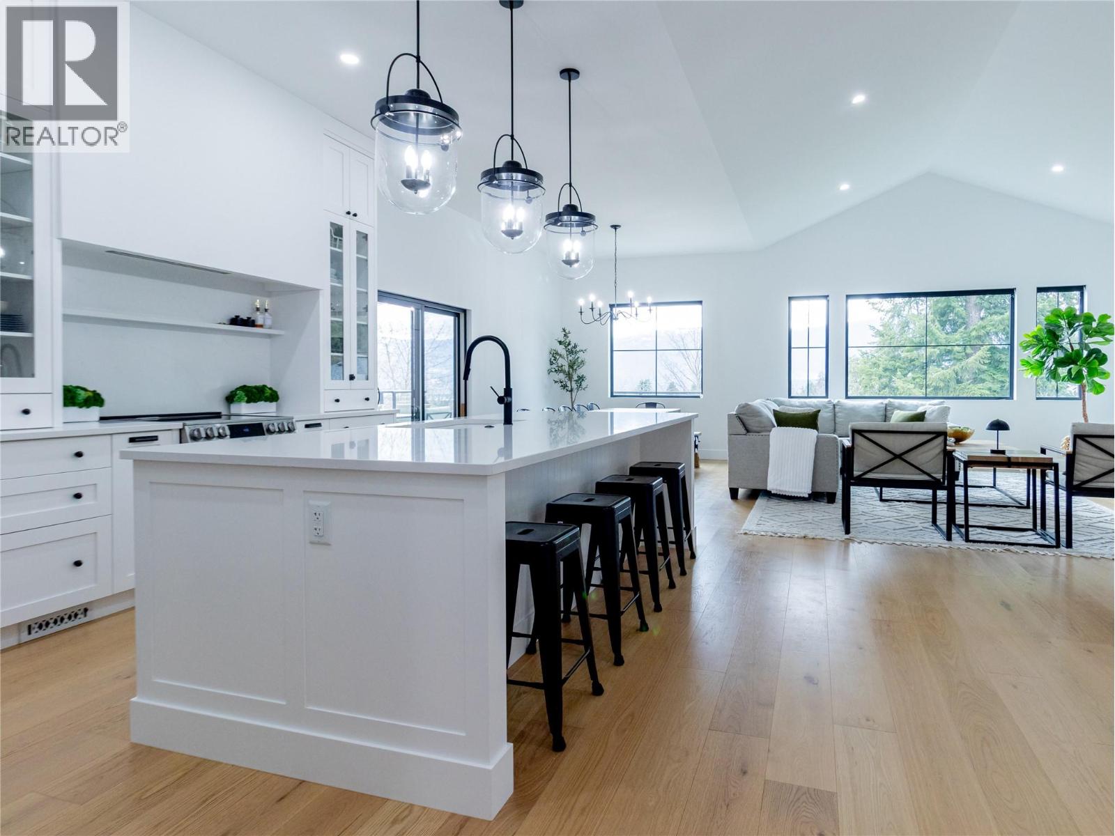 1925 35 Street, Salmon Arm, British Columbia  V1E 1M9 - Photo 10 - 10382759