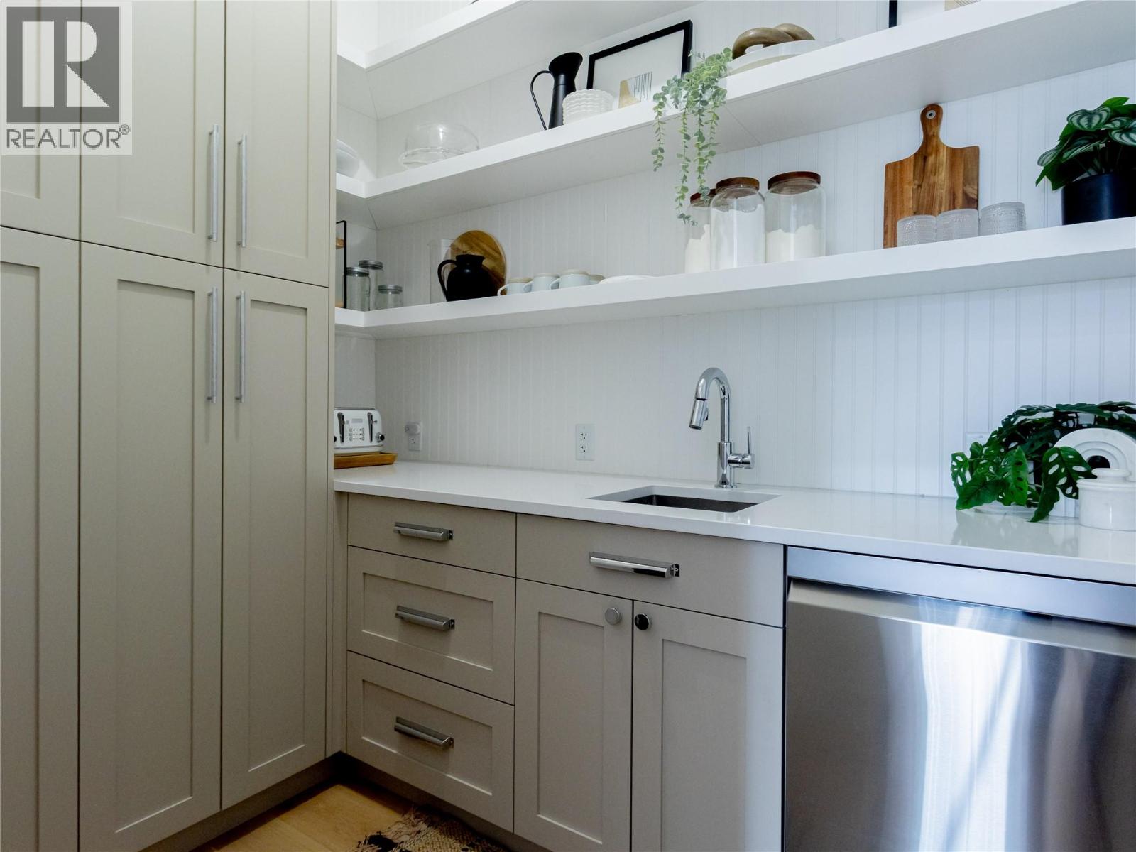 1925 35 Street, Salmon Arm, British Columbia  V1E 1M9 - Photo 14 - 10382759