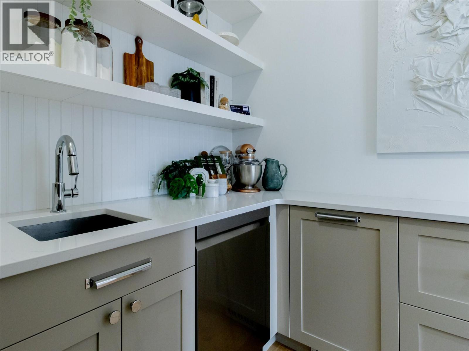 1925 35 Street, Salmon Arm, British Columbia  V1E 1M9 - Photo 15 - 10382759