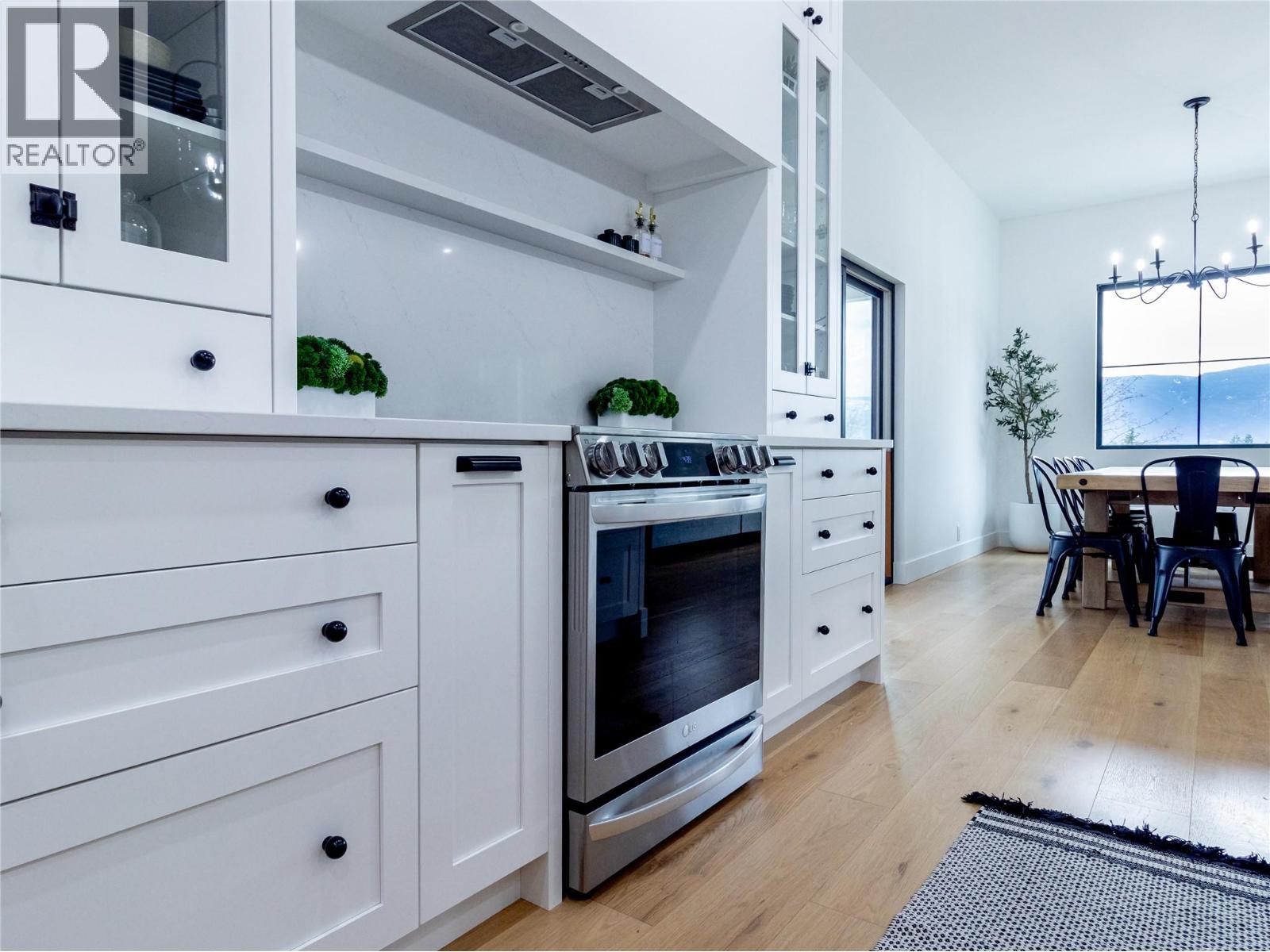 1925 35 Street, Salmon Arm, British Columbia  V1E 1M9 - Photo 17 - 10382759