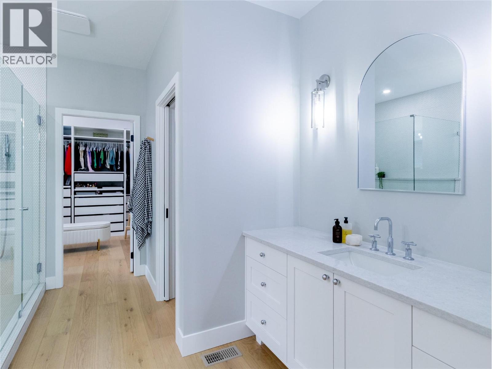 1925 35 Street, Salmon Arm, British Columbia  V1E 1M9 - Photo 23 - 10382759