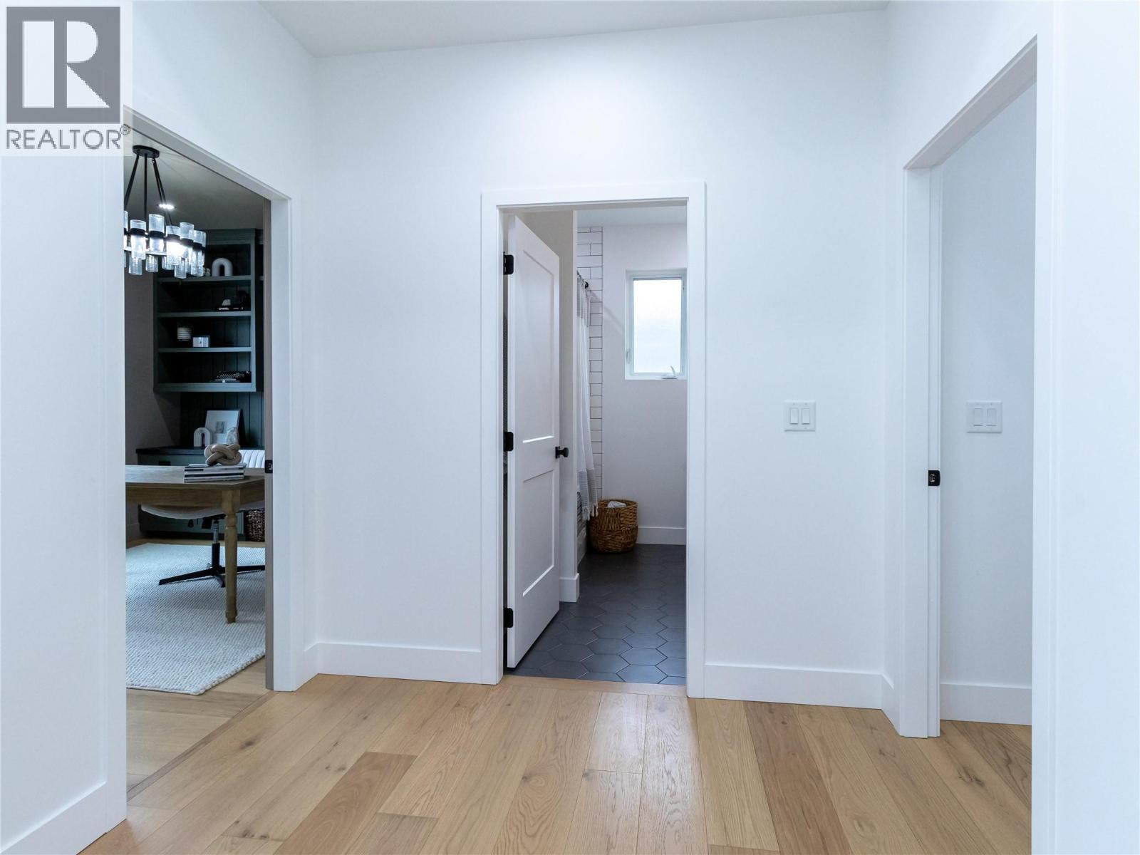 1925 35 Street, Salmon Arm, British Columbia  V1E 1M9 - Photo 28 - 10382759