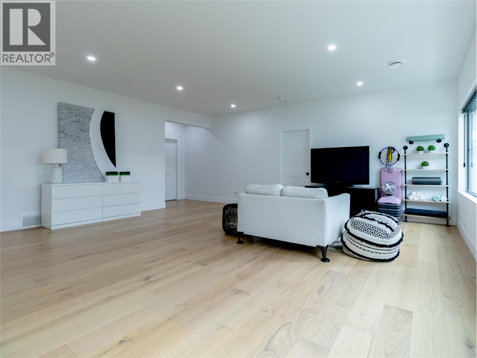 1925 35 Street, Salmon Arm, British Columbia  V1E 1M9 - Photo 37 - 10382759