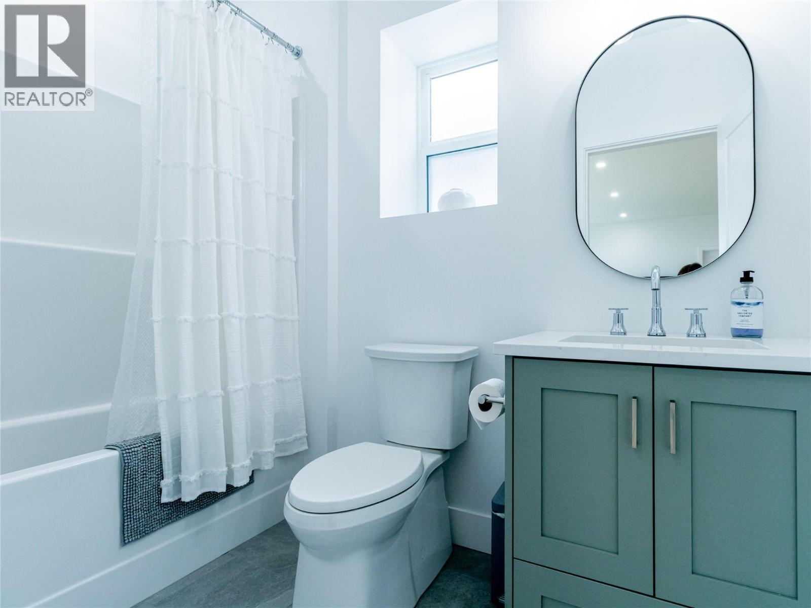 1925 35 Street, Salmon Arm, British Columbia  V1E 1M9 - Photo 39 - 10382759