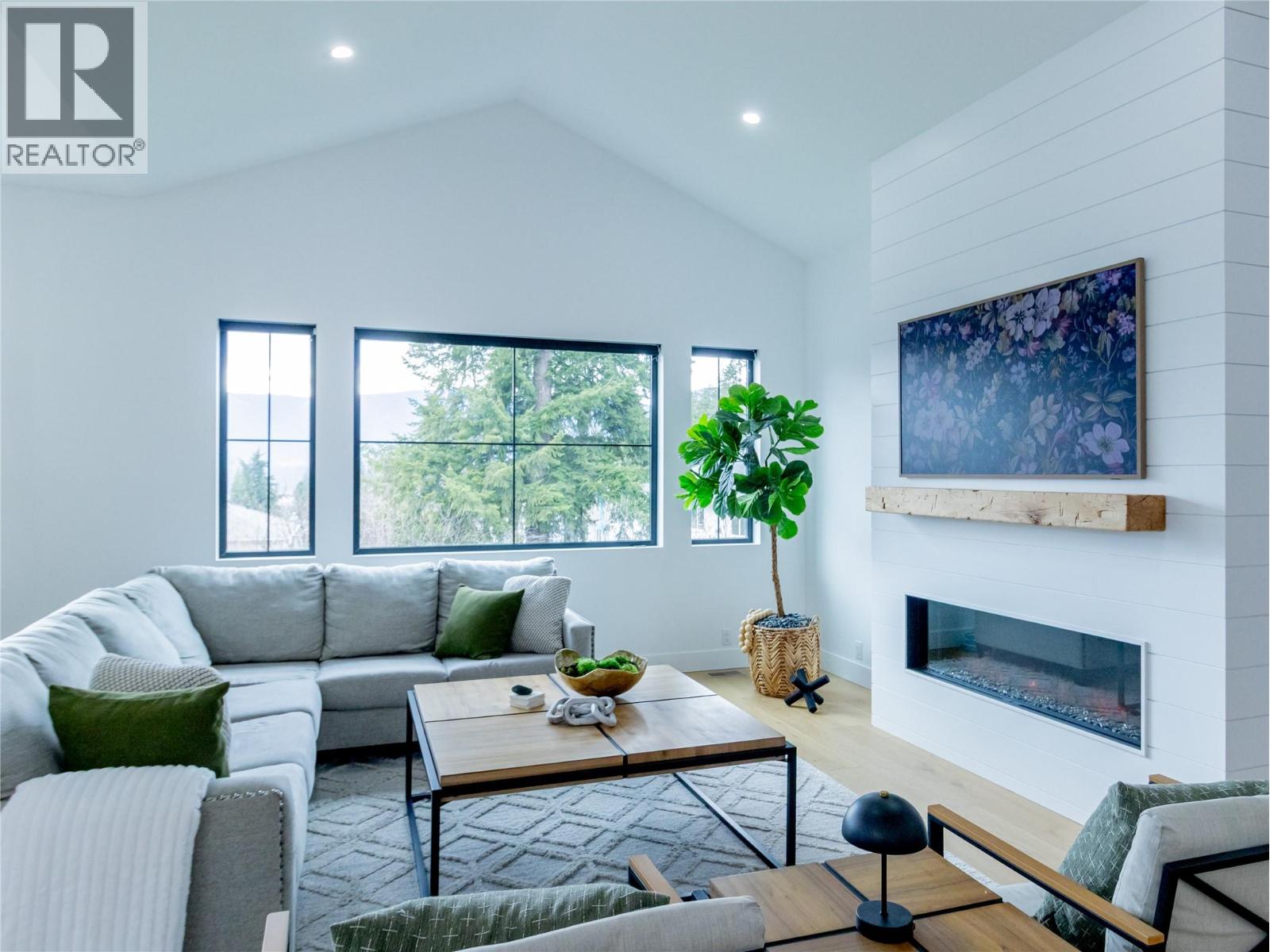 1925 35 Street, Salmon Arm, British Columbia  V1E 1M9 - Photo 9 - 10382759