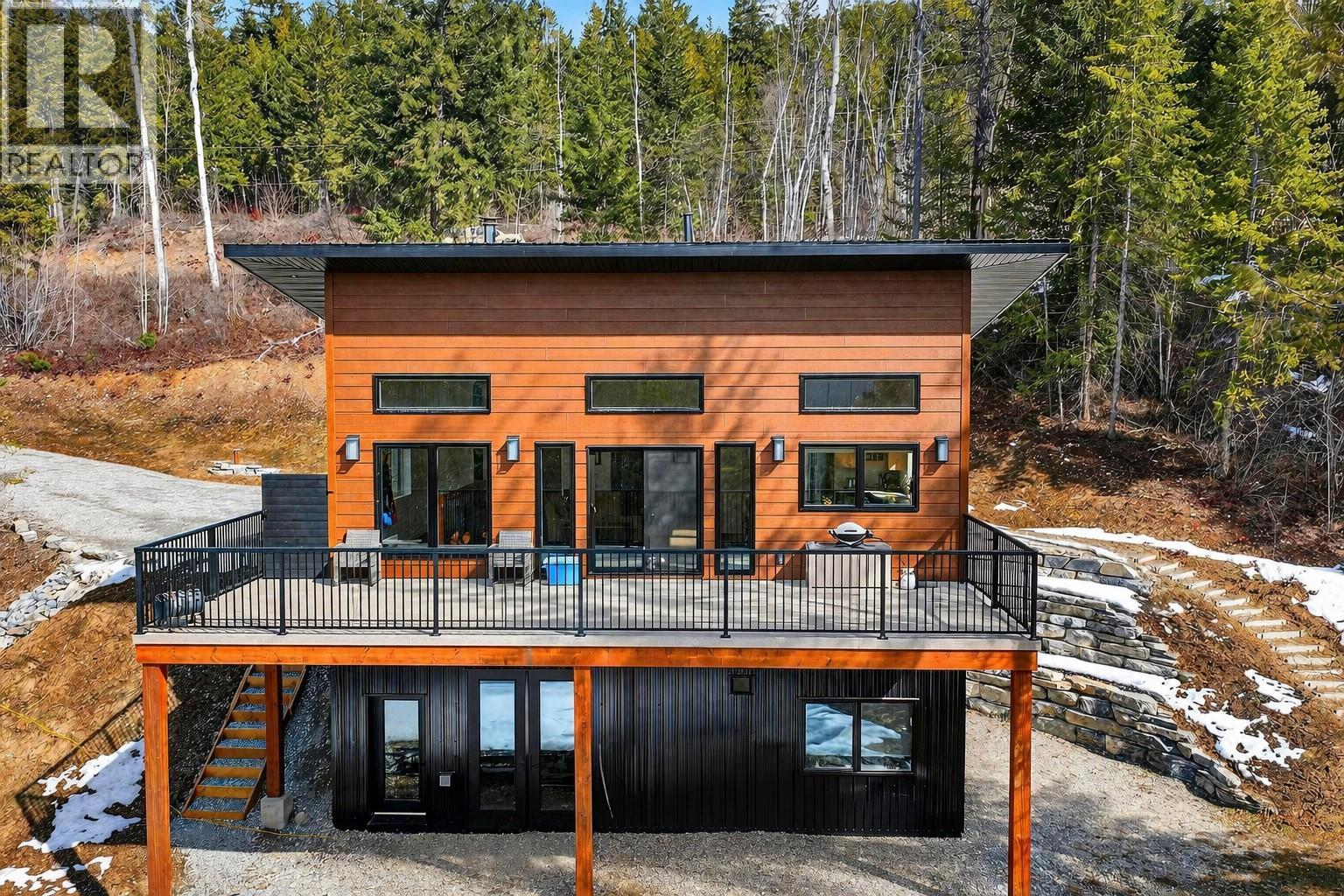 1414 Black Bear Drive, Golden, British Columbia  V0A 1H7 - Photo 1 - 10382718