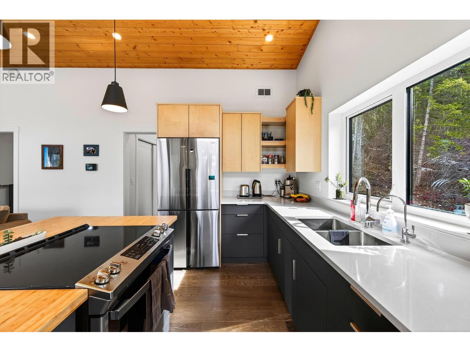 1414 Black Bear Drive, Golden, British Columbia  V0A 1H7 - Photo 18 - 10382718