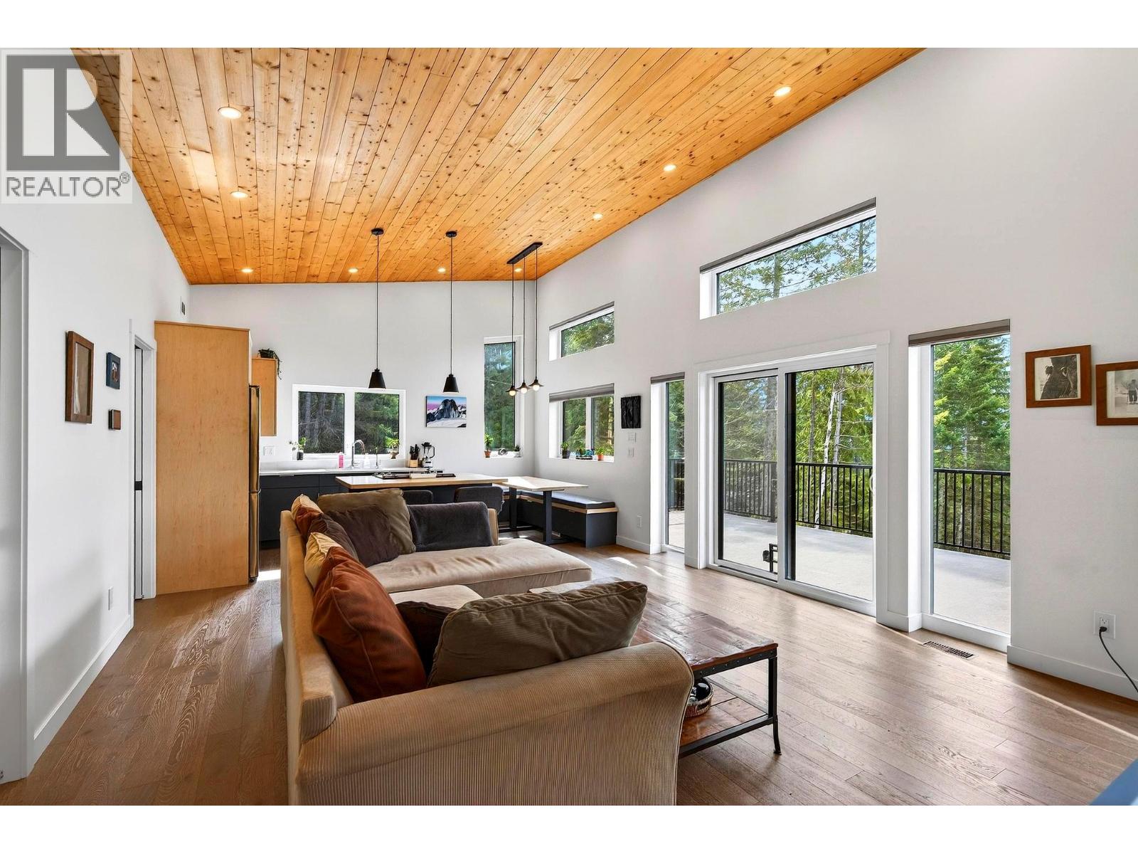 1414 Black Bear Drive, Golden, British Columbia  V0A 1H7 - Photo 4 - 10382718