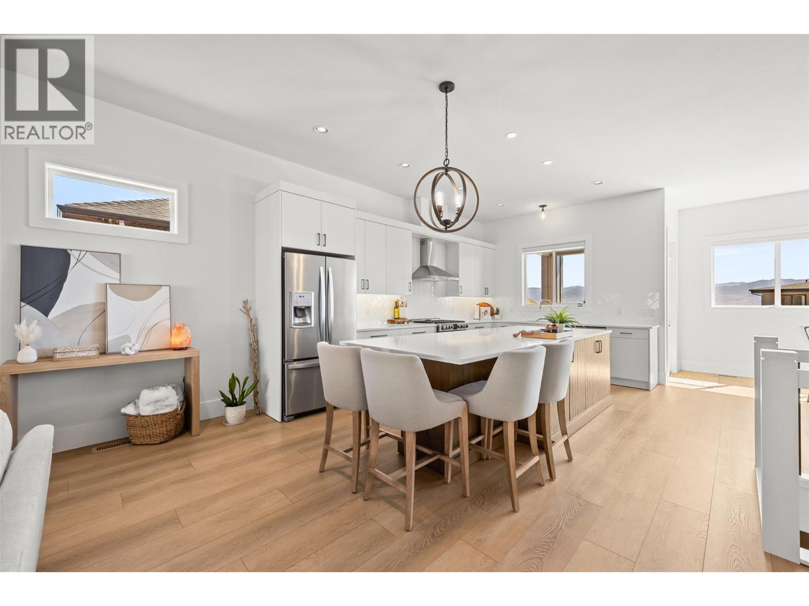 2598 Crown Crest Drive, West Kelowna, British Columbia  V4T 3N3 - Photo 3 - 10381214