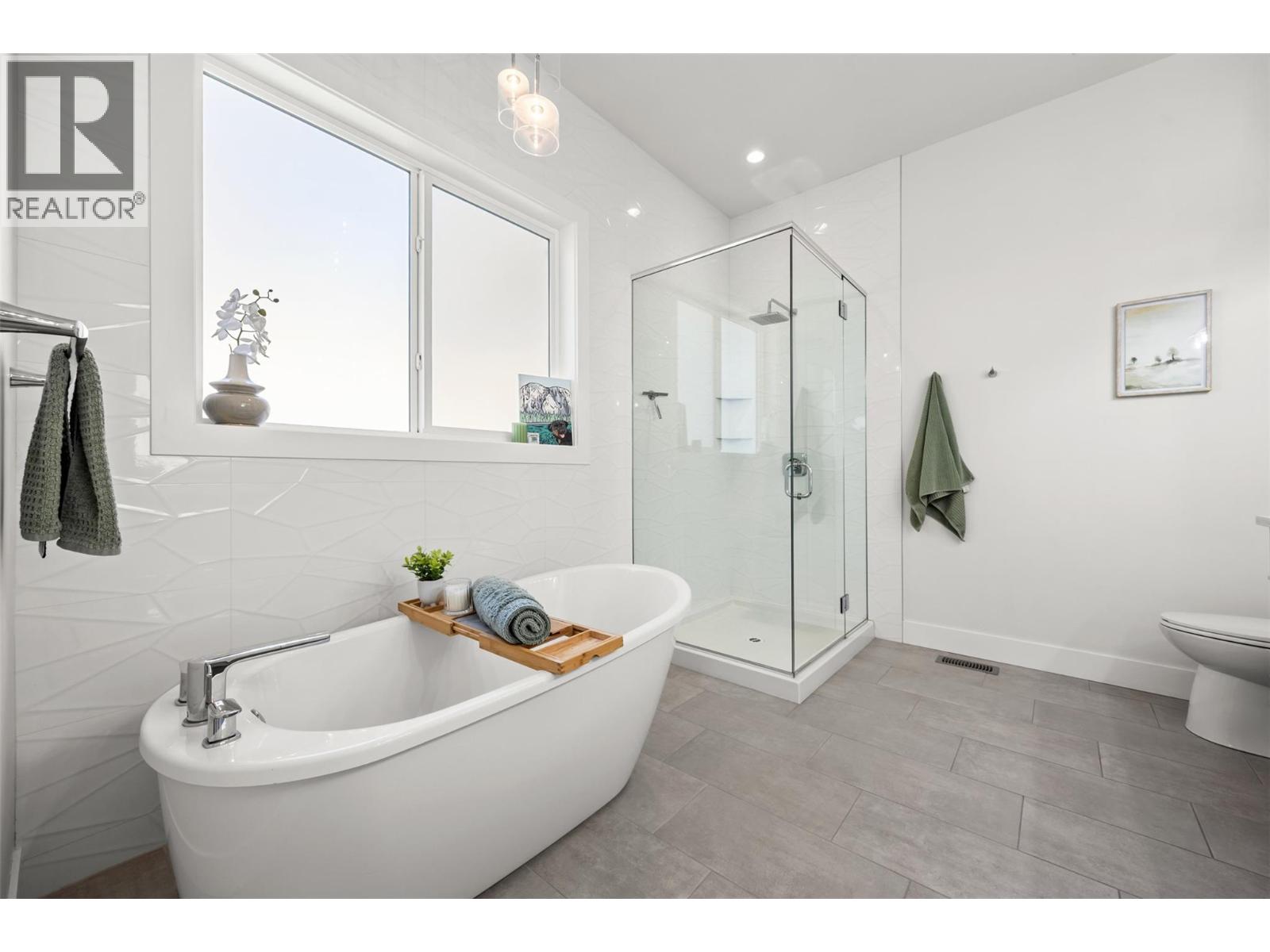 2598 Crown Crest Drive, West Kelowna, British Columbia  V4T 3N3 - Photo 38 - 10381214