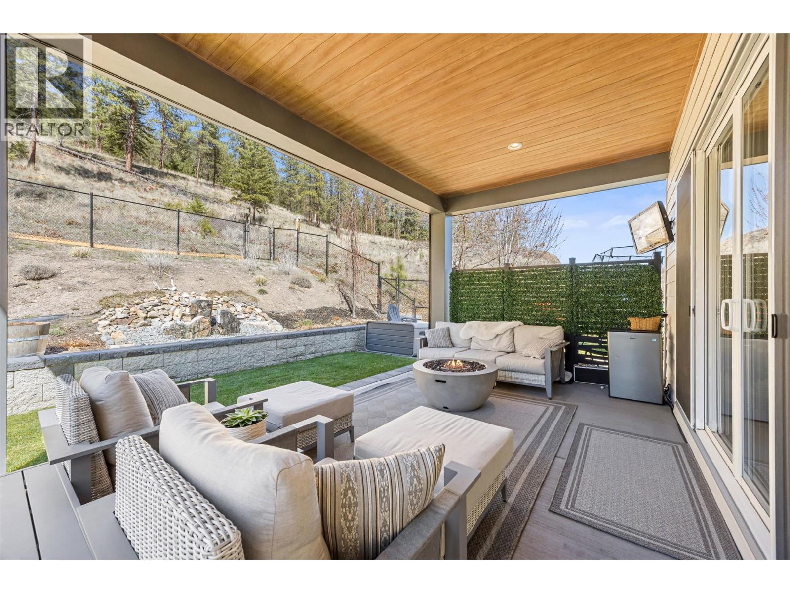 2598 Crown Crest Drive, West Kelowna, British Columbia  V4T 3N3 - Photo 5 - 10381214