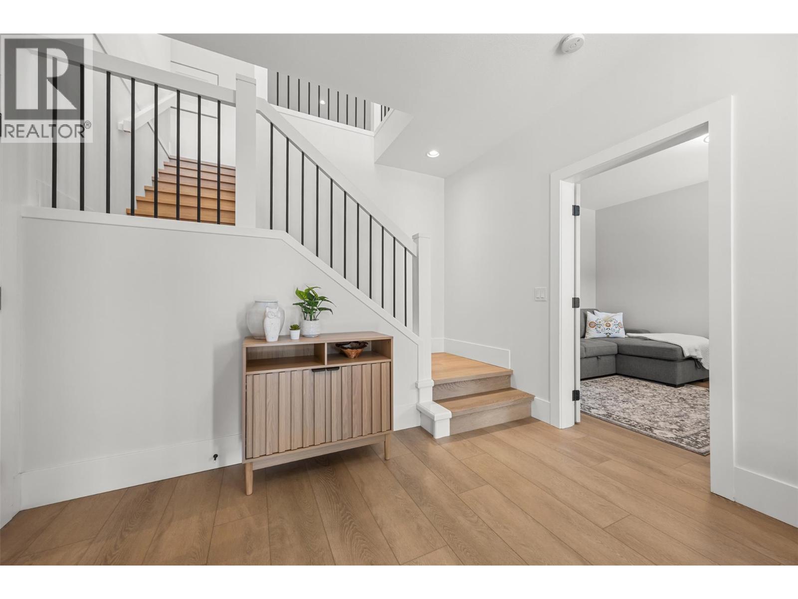 2598 Crown Crest Drive, West Kelowna, British Columbia  V4T 3N3 - Photo 9 - 10381214