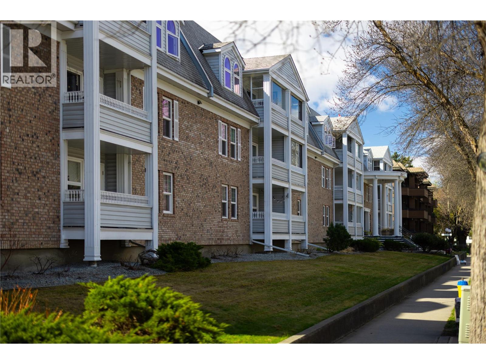 575 Sutherland Avenue Unit# 305, Kelowna, British Columbia  V1Y 8Y1 - Photo 2 - 10381396