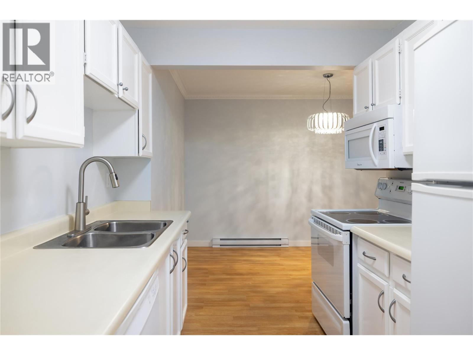 575 Sutherland Avenue Unit# 305, Kelowna, British Columbia  V1Y 8Y1 - Photo 5 - 10381396