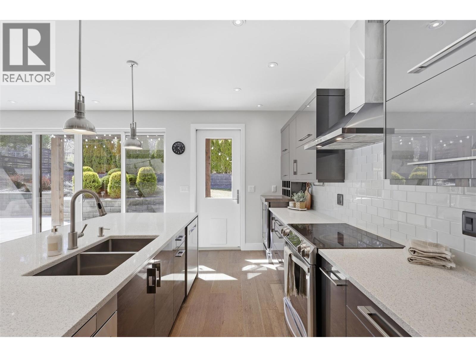 1270 Rockcress Drive, Kamloops, British Columbia  V2E 0B4 - Photo 15 - 10381067