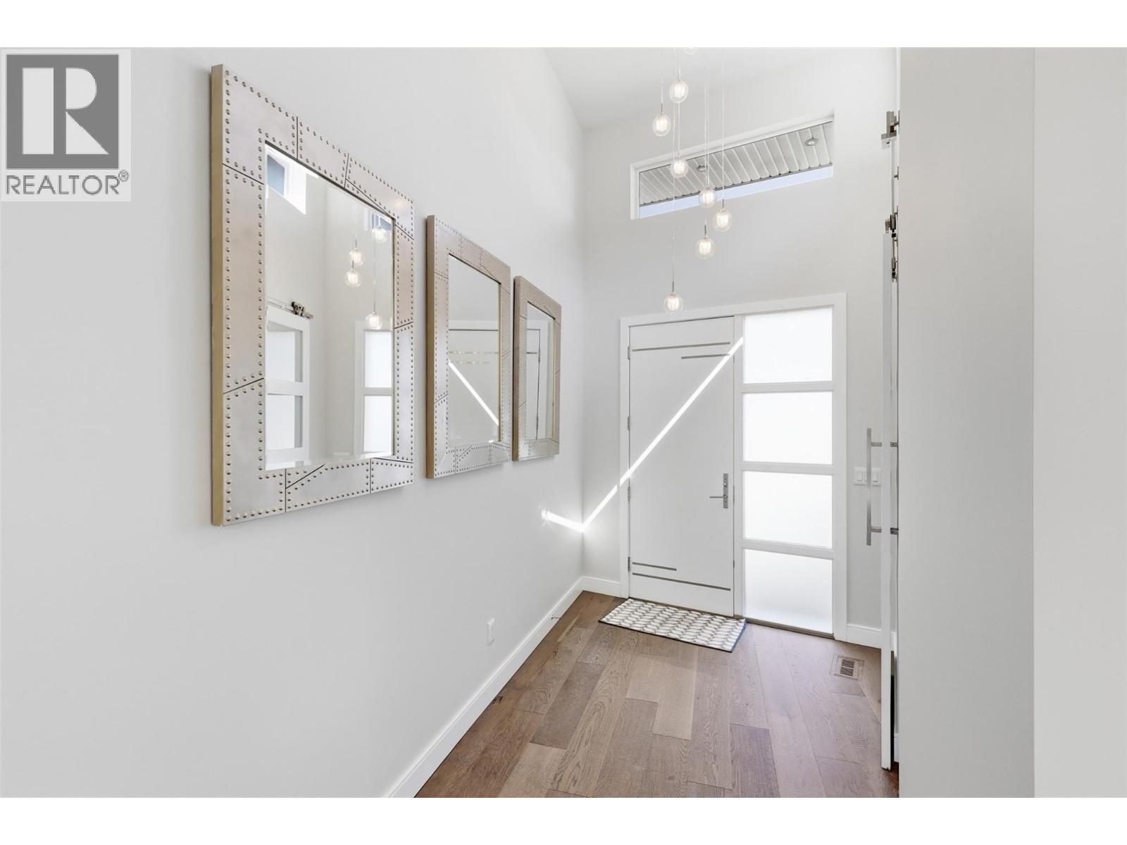 1270 Rockcress Drive, Kamloops, British Columbia  V2E 0B4 - Photo 2 - 10381067