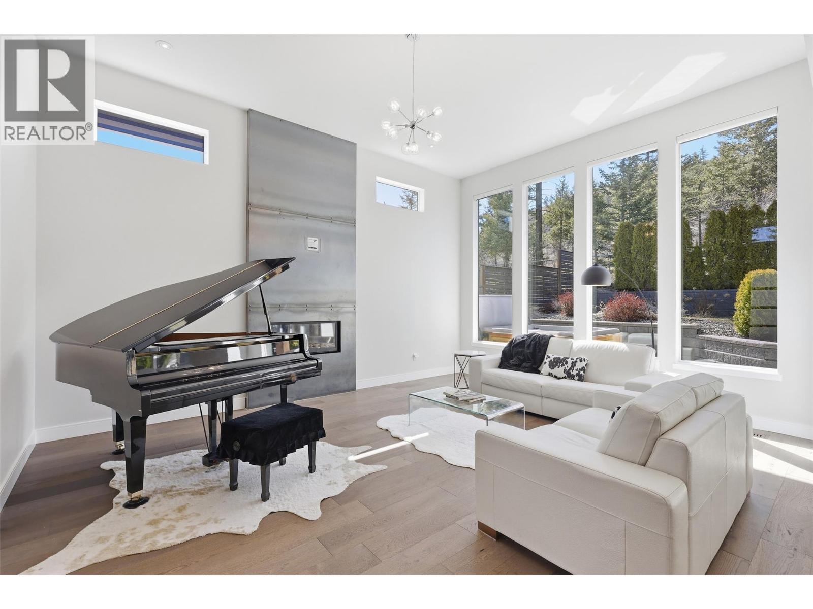 1270 Rockcress Drive, Kamloops, British Columbia  V2E 0B4 - Photo 3 - 10381067