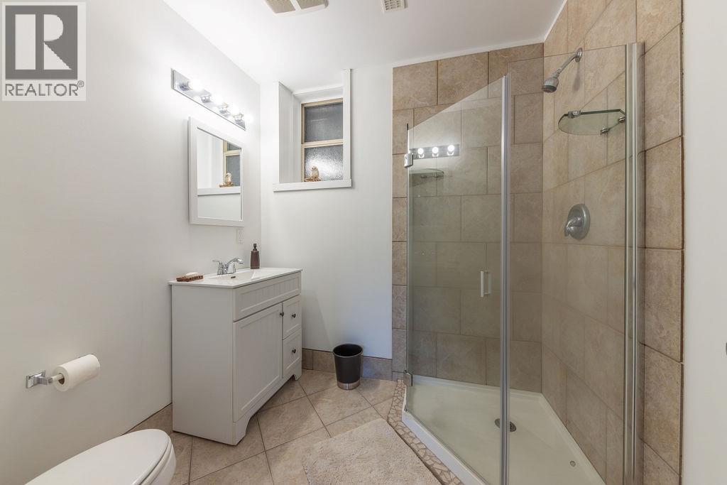 3601 Navatanee Drive, Kamloops, British Columbia  V2H 1S1 - Photo 12 - 10382777