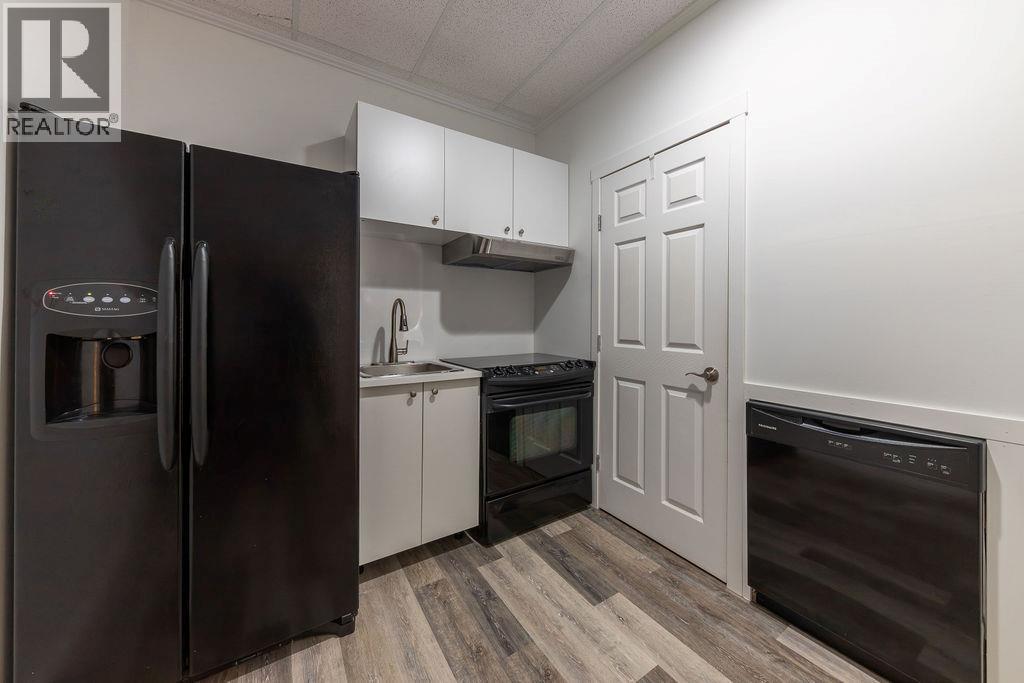 3601 Navatanee Drive, Kamloops, British Columbia  V2H 1S1 - Photo 14 - 10382777