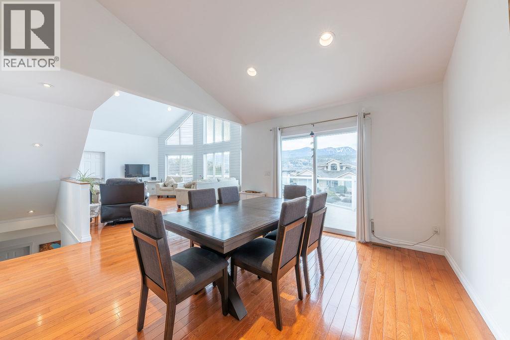 3601 Navatanee Drive, Kamloops, British Columbia  V2H 1S1 - Photo 18 - 10382777