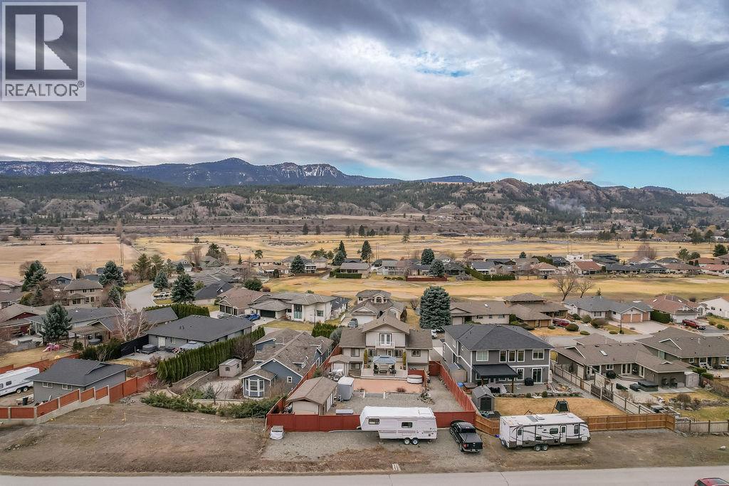 3601 Navatanee Drive, Kamloops, British Columbia  V2H 1S1 - Photo 3 - 10382777