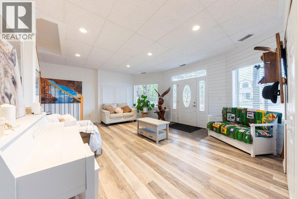 3601 Navatanee Drive, Kamloops, British Columbia  V2H 1S1 - Photo 8 - 10382777