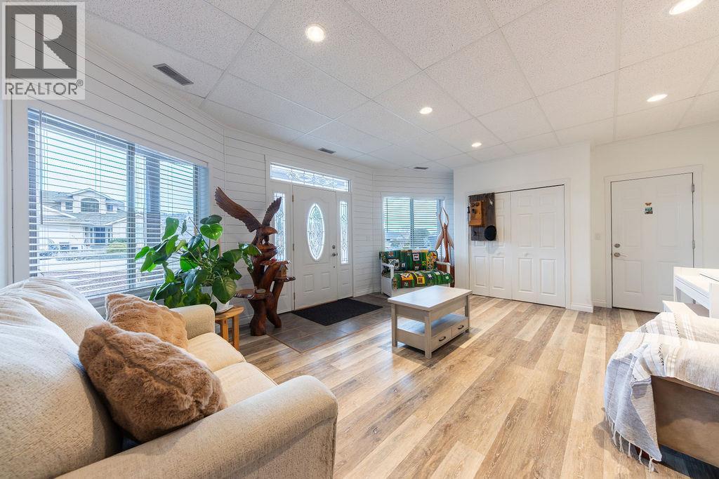 3601 Navatanee Drive, Kamloops, British Columbia  V2H 1S1 - Photo 9 - 10382777