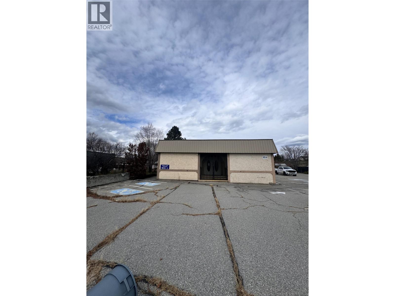 9512 Julia Street, Summerland, British Columbia  V0H 1Z5 - Photo 1 - 10382797