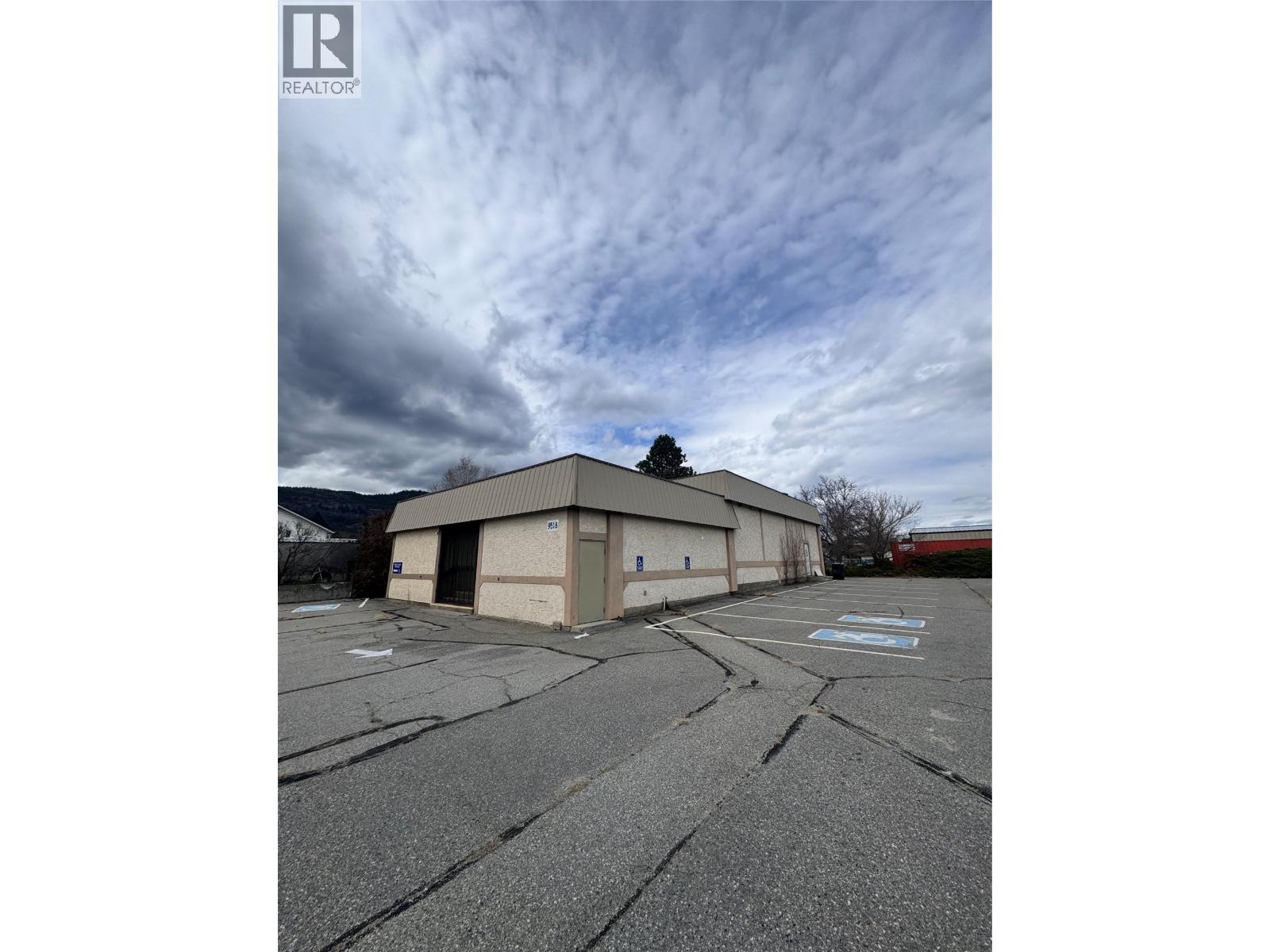 9512 Julia Street, Summerland, British Columbia  V0H 1Z5 - Photo 3 - 10382797