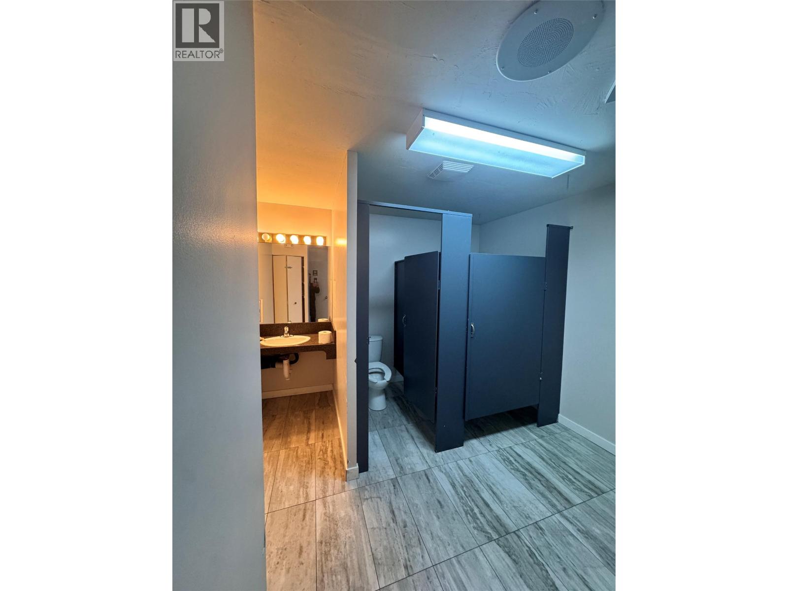 9512 Julia Street, Summerland, British Columbia  V0H 1Z5 - Photo 8 - 10382797