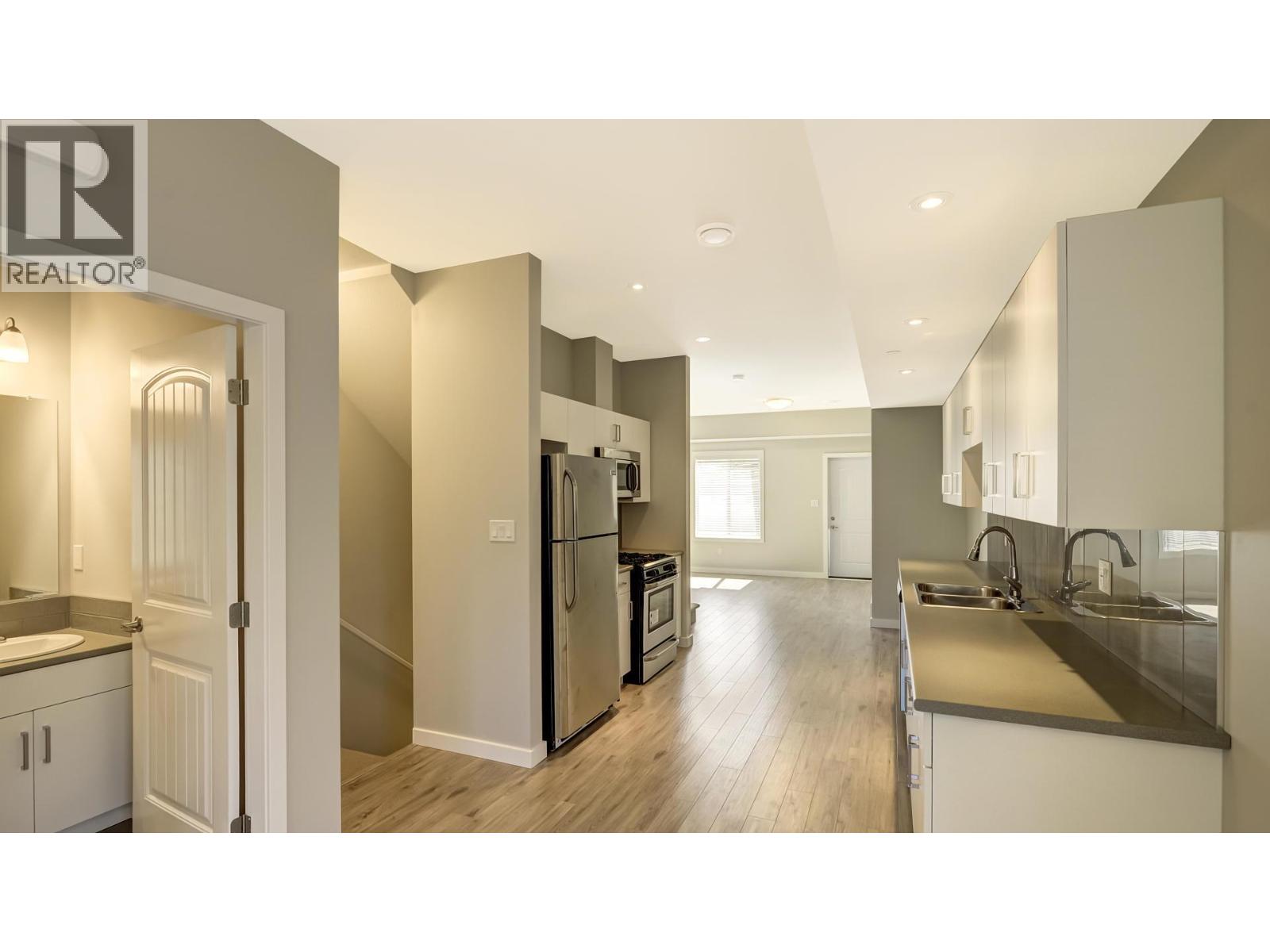 551 Ellis Street Unit# 102, Penticton, British Columbia  V2A 4M4 - Photo 3 - 10382792