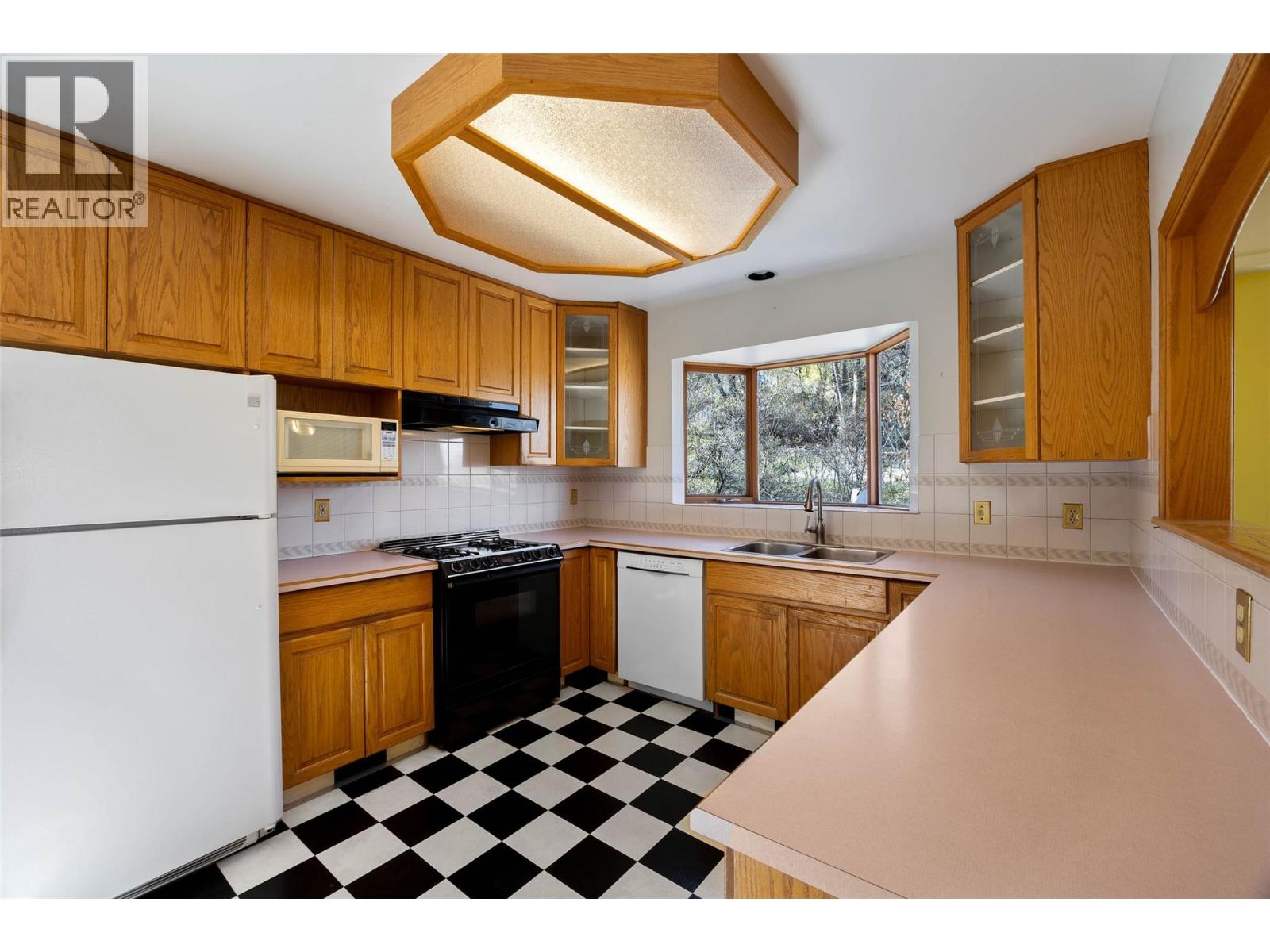 211 Connaught Road, Kamloops, British Columbia  V2C 1G5 - Photo 12 - 10382635