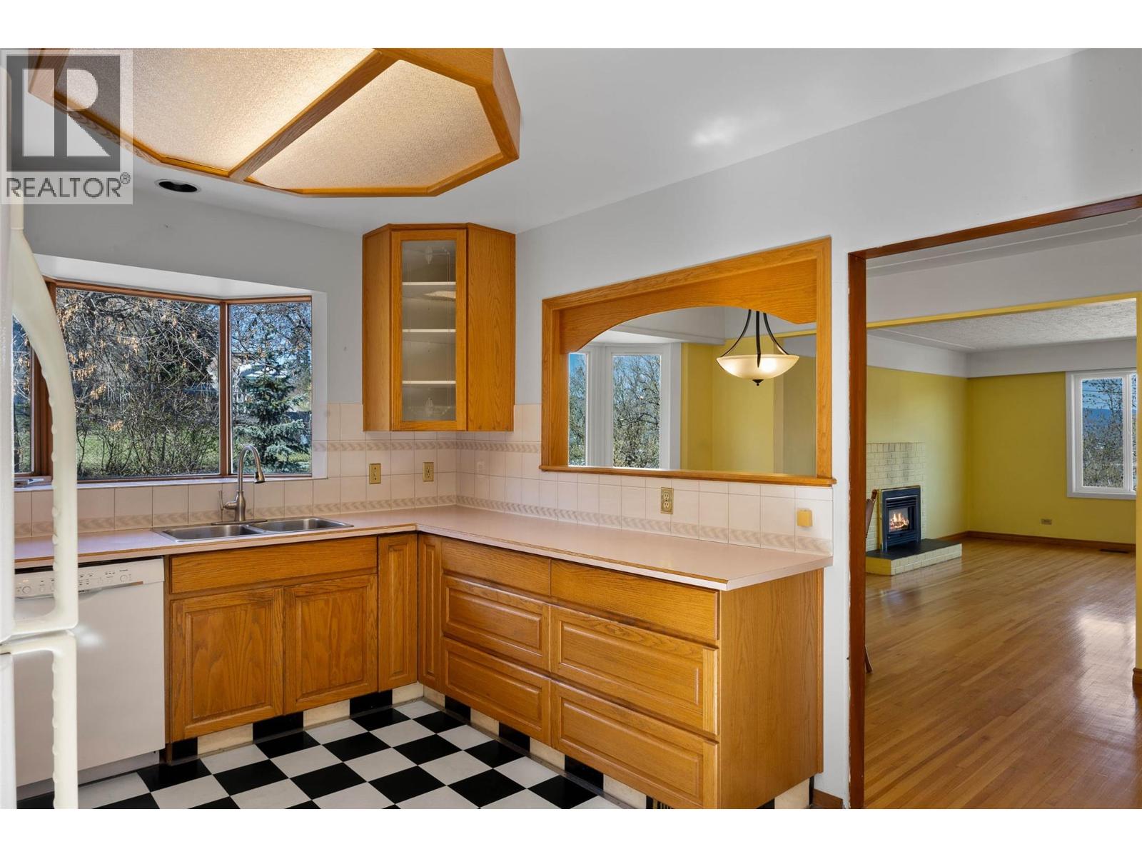 211 Connaught Road, Kamloops, British Columbia  V2C 1G5 - Photo 13 - 10382635