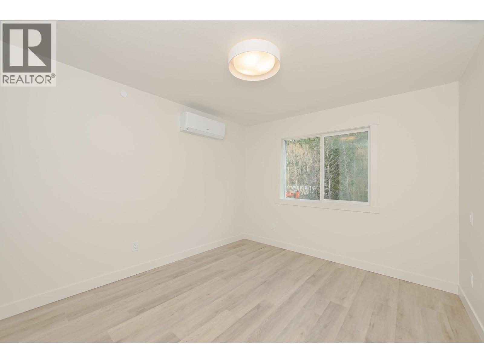 8200 97a Highway Unit# 4, Mara, British Columbia  V0E 2K0 - Photo 24 - 10382771